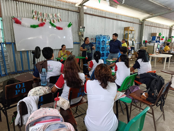 Para difundir la Convocatoria de Ingreso enero-junio 2026, visitamos la Preparatoria del Estado número 8