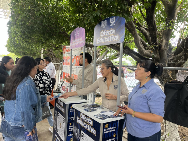 Visitamos el CEBETIS 233 Narciso Mendoza, en Tuxtla Gutiérrez